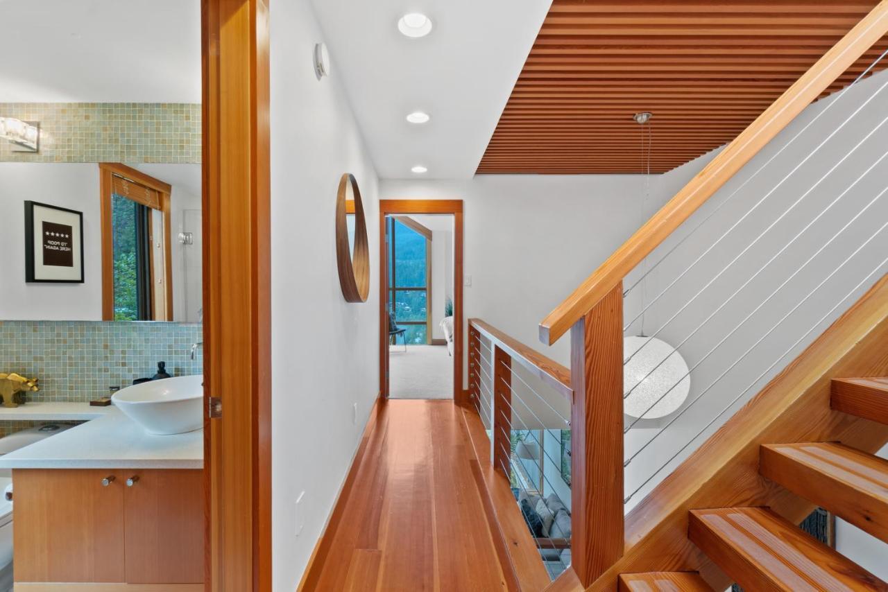 'treehouse'